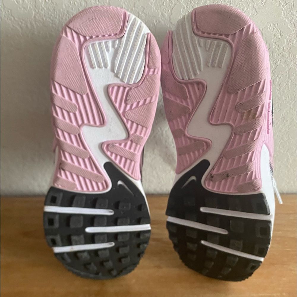 Nike Women's White Pink Black Air Max Sneakers - Picture 7 of 8